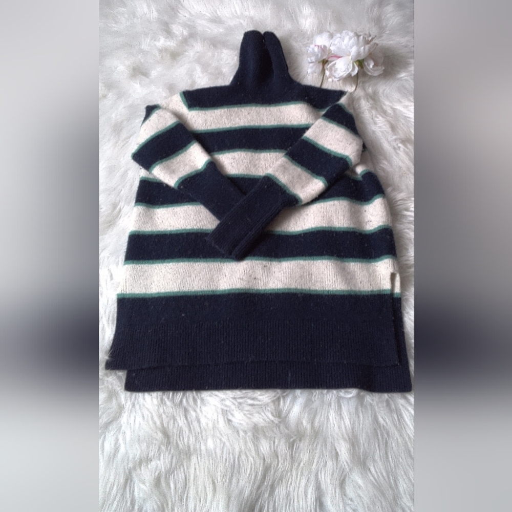 J. Crew Turtleneck Sweater Size Large